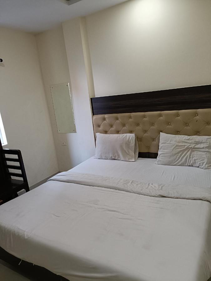 ניו דלהי Hotel Ivy Plaza Luxury מראה חיצוני תמונה