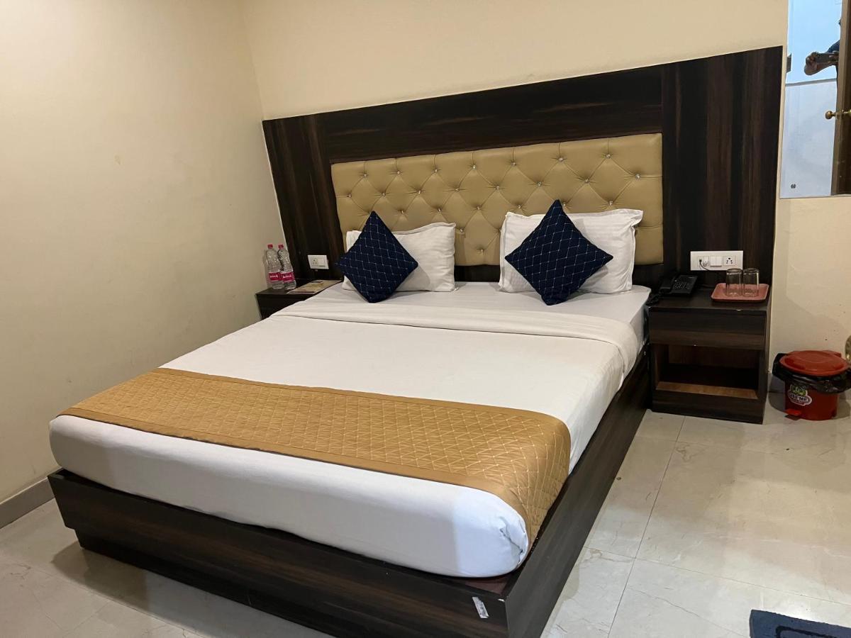 ניו דלהי Hotel Ivy Plaza Luxury מראה חיצוני תמונה