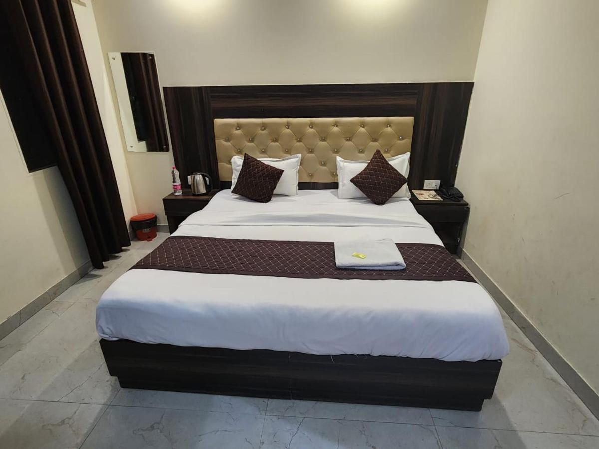 ניו דלהי Hotel Ivy Plaza Luxury מראה חיצוני תמונה