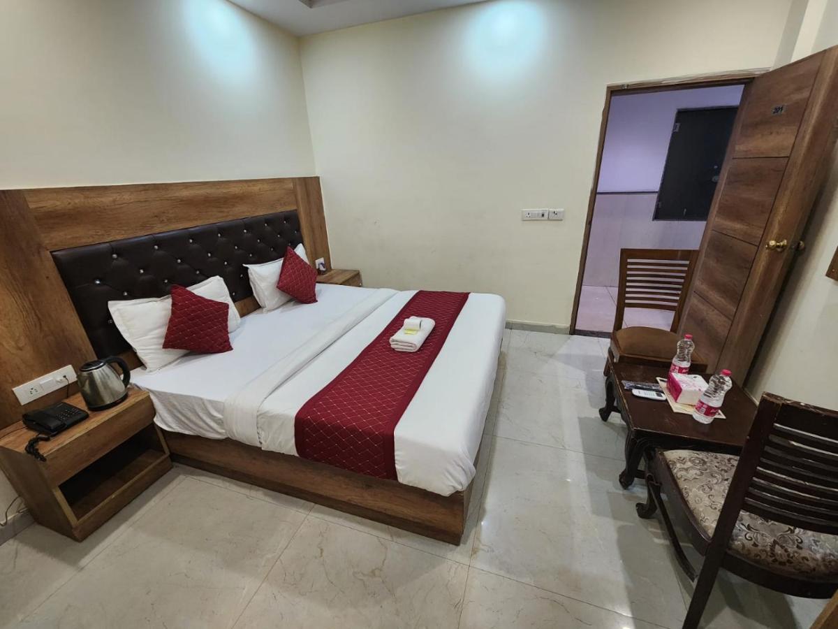 ניו דלהי Hotel Ivy Plaza Luxury מראה חיצוני תמונה