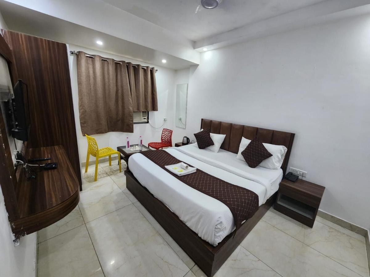 ניו דלהי Hotel Ivy Plaza Luxury מראה חיצוני תמונה