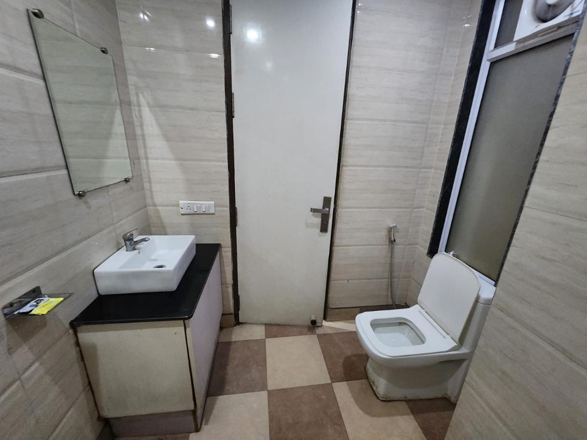 ניו דלהי Hotel Ivy Plaza Luxury מראה חיצוני תמונה