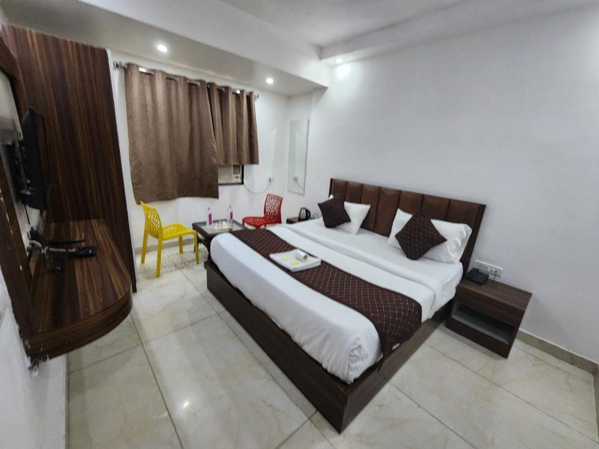 ניו דלהי Hotel Ivy Plaza Luxury מראה חיצוני תמונה