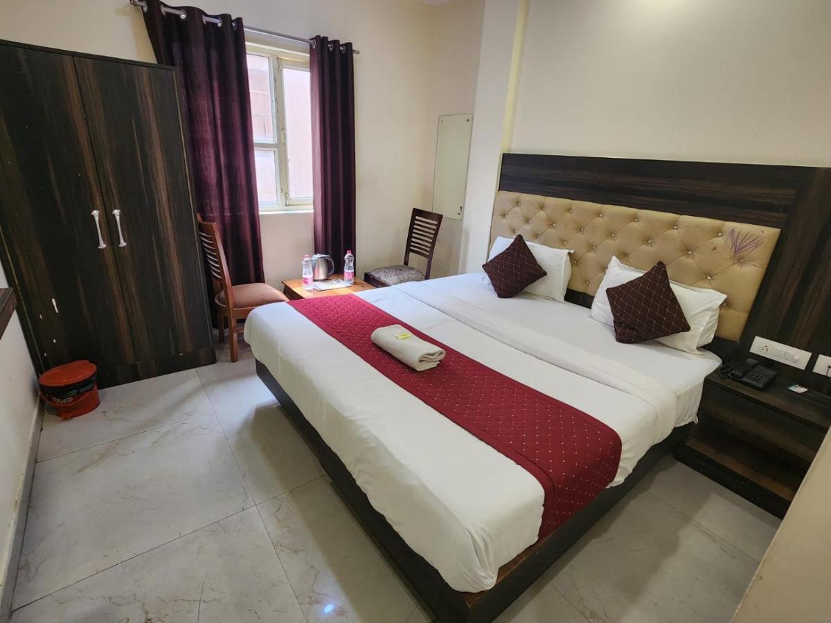 ניו דלהי Hotel Ivy Plaza Luxury מראה חיצוני תמונה