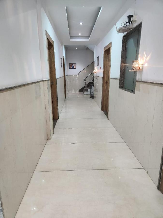 ניו דלהי Hotel Ivy Plaza Luxury מראה חיצוני תמונה