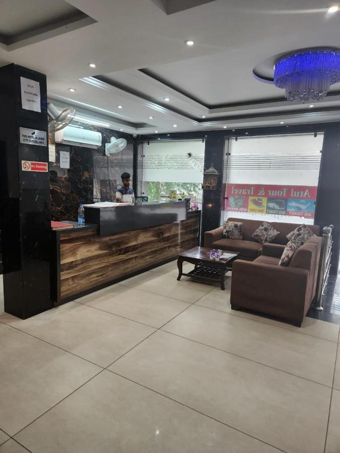ניו דלהי Hotel Ivy Plaza Luxury מראה חיצוני תמונה
