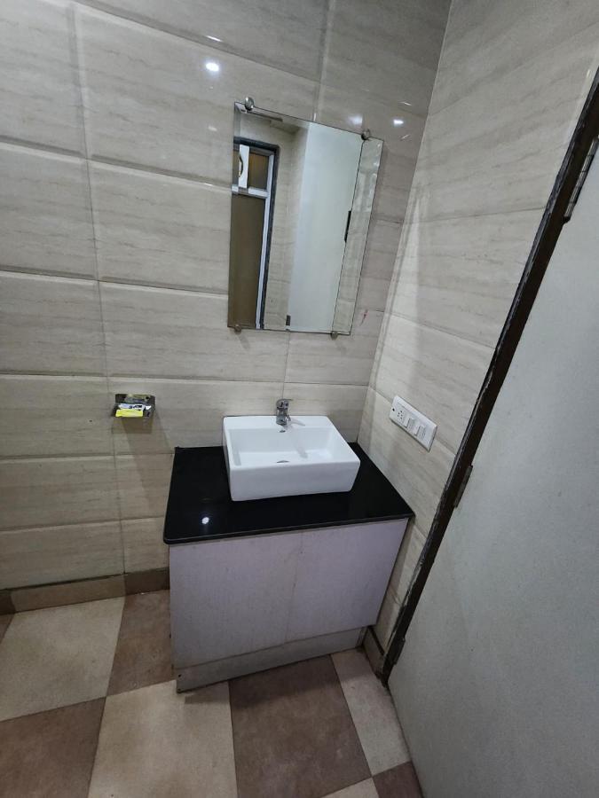 ניו דלהי Hotel Ivy Plaza Luxury מראה חיצוני תמונה