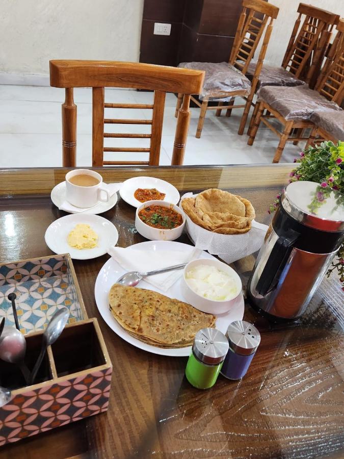 ניו דלהי Hotel Ivy Plaza Luxury מראה חיצוני תמונה